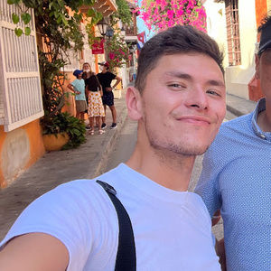 Meet your Posher, Henry adrian